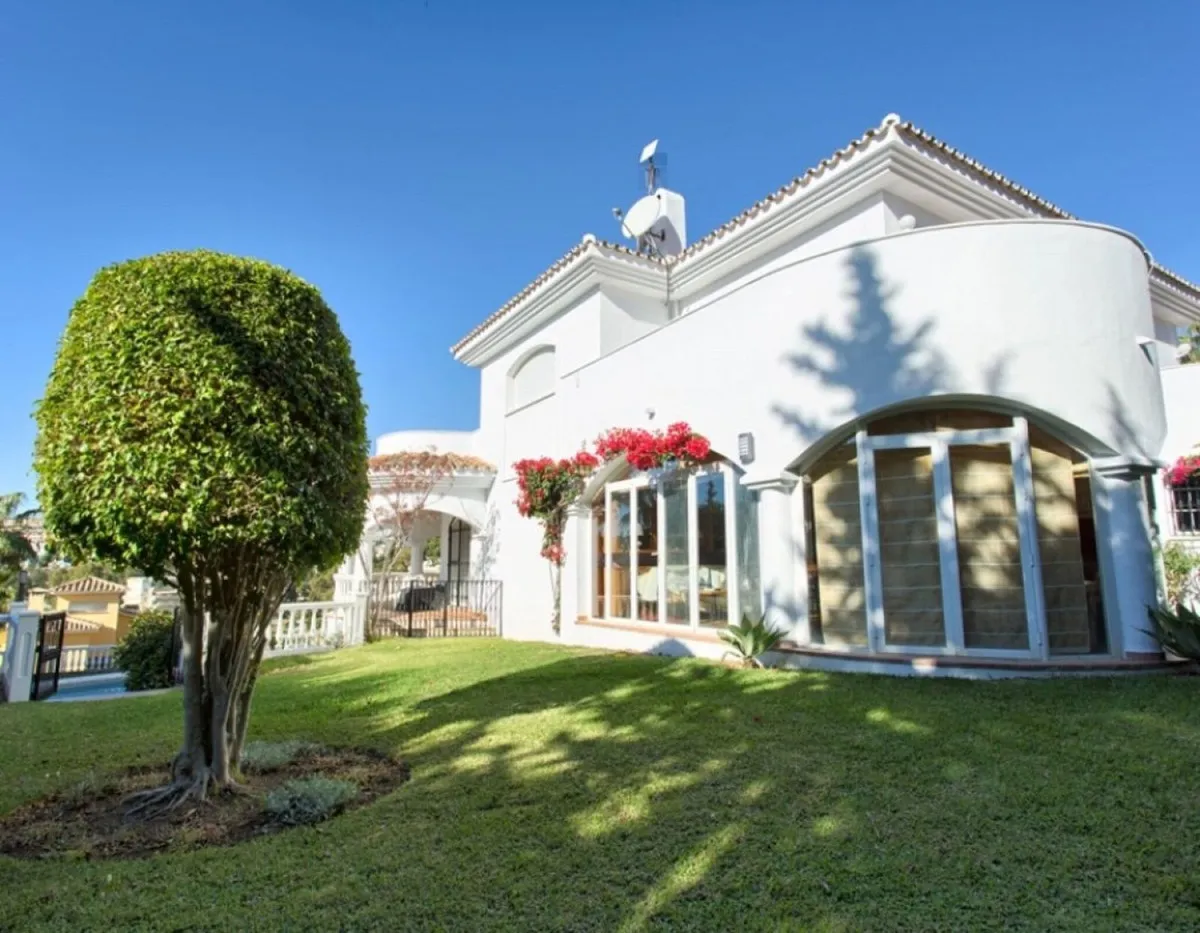 8fb87ebf-1fd3-4ec4-8427-eea5518bd4e9