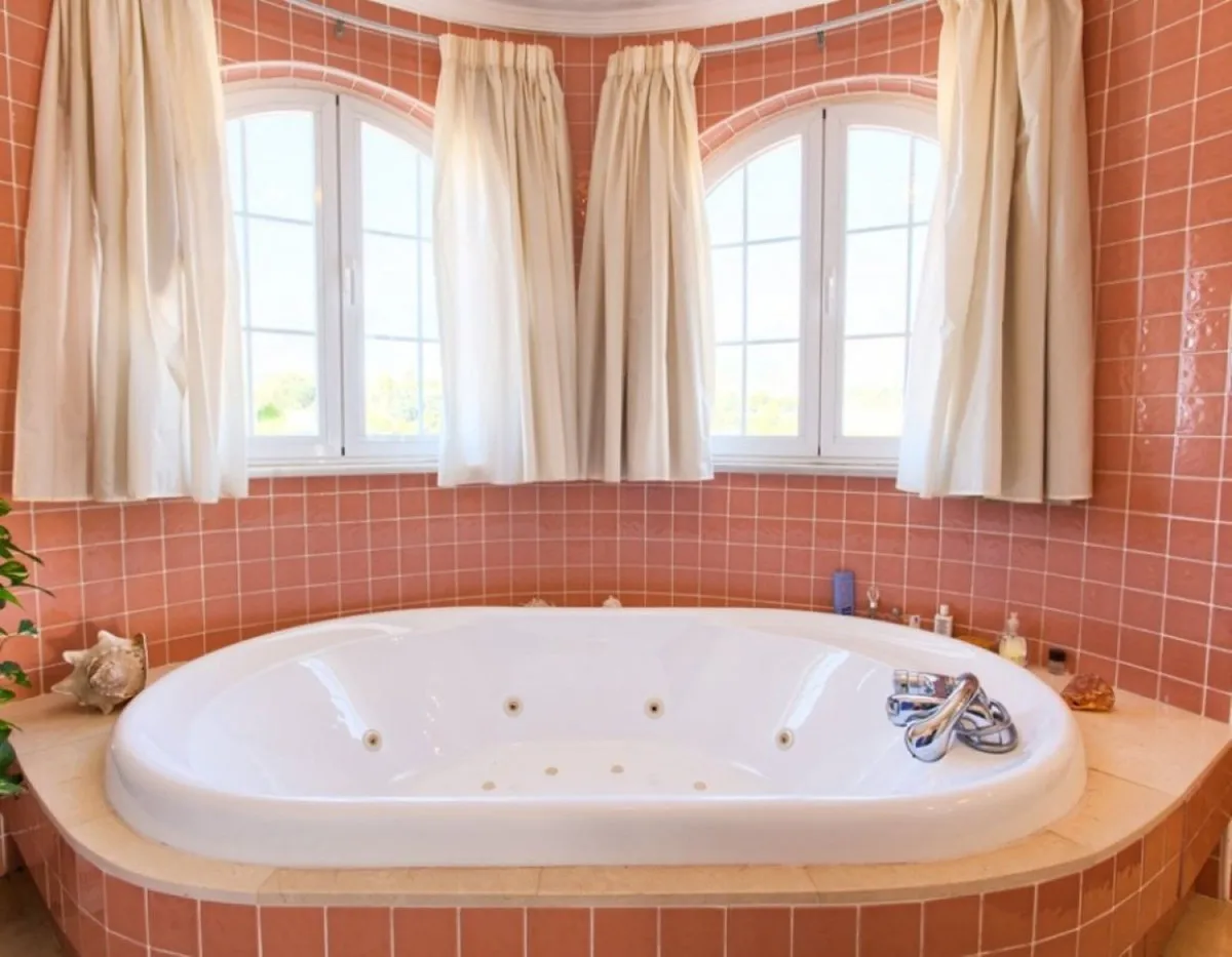 ca127c17-6b73-4d03-92ba-4f81c7a1f4d7