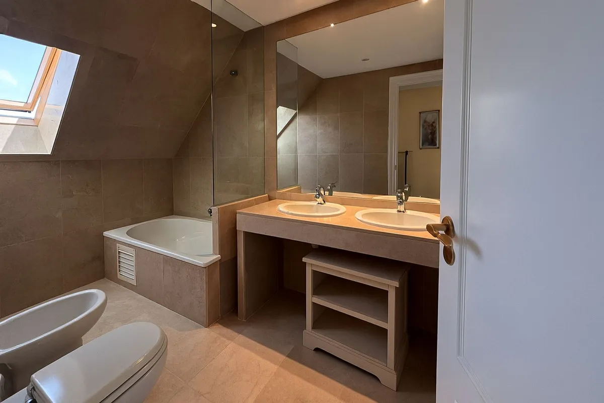 76961e03-df33-416c-a062-842701d4a2aa