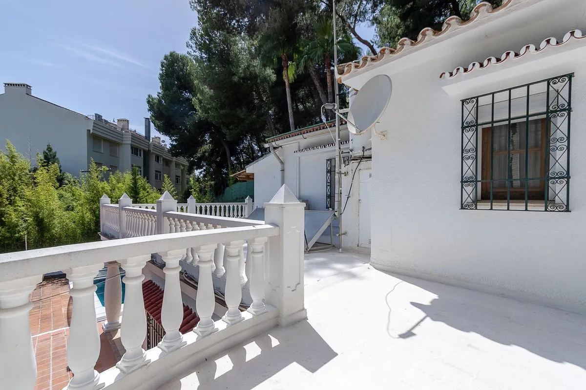 1ce6e6ab-dde7-44a4-8930-9a7785338a97