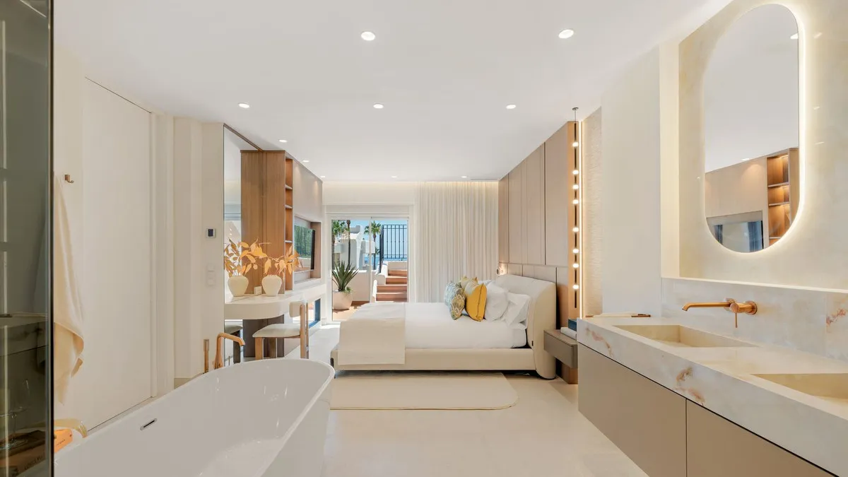 44930215-5a64-424d-a94f-972f803c6439