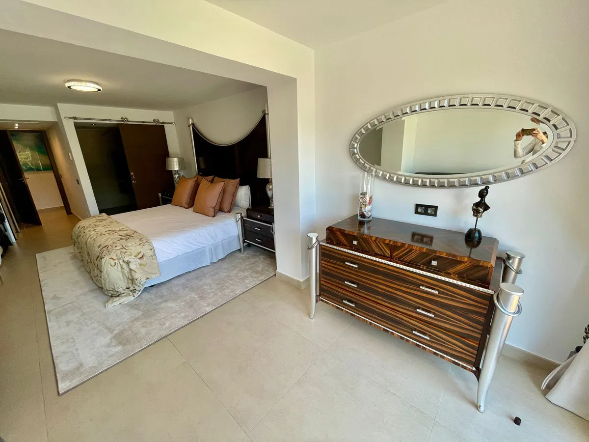 5e85d218-3307-4f1c-9223-1253bf884ff0