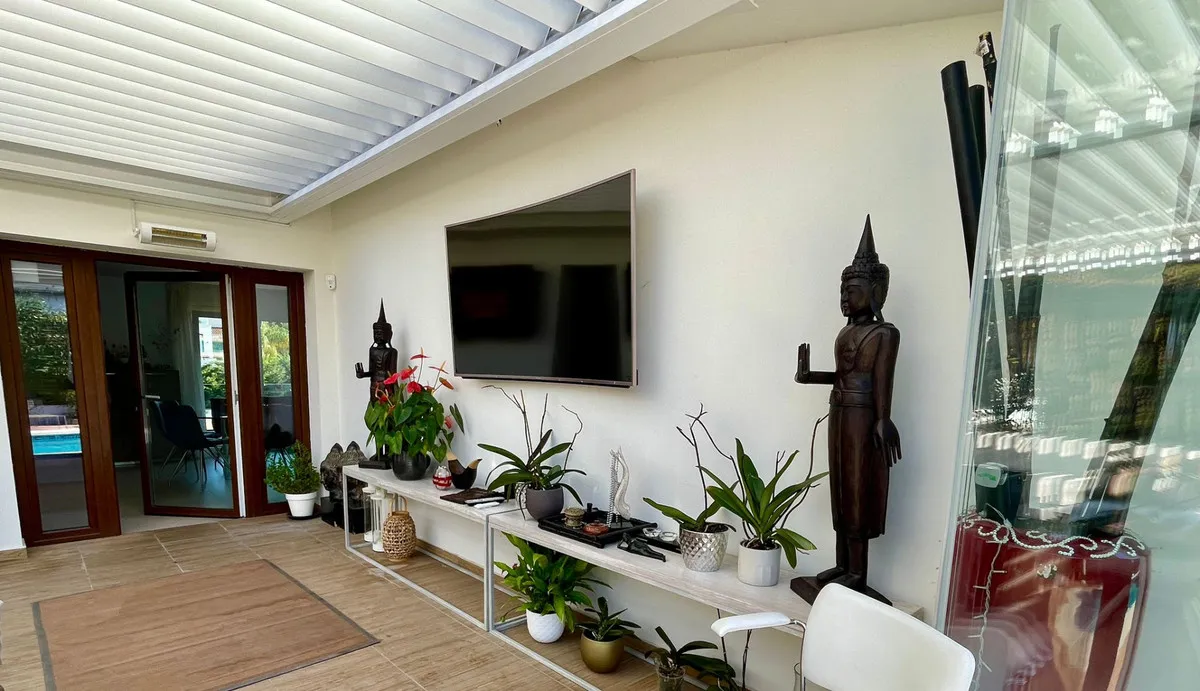 e6b2b560-886c-4443-b725-1a8a4641983d