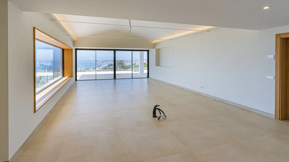 0b96f3e9-070c-4281-ab43-546235e14e27