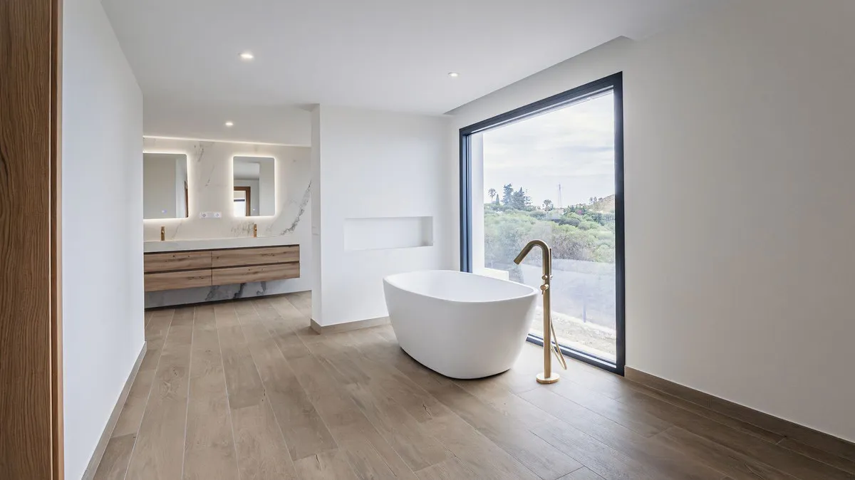 2090d318-6f35-43d1-bc46-e7a0143ce903