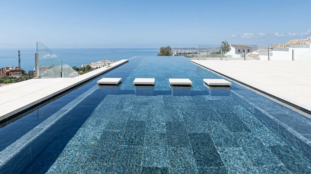 2c31485b-98e2-42f1-8532-302bff9ac863