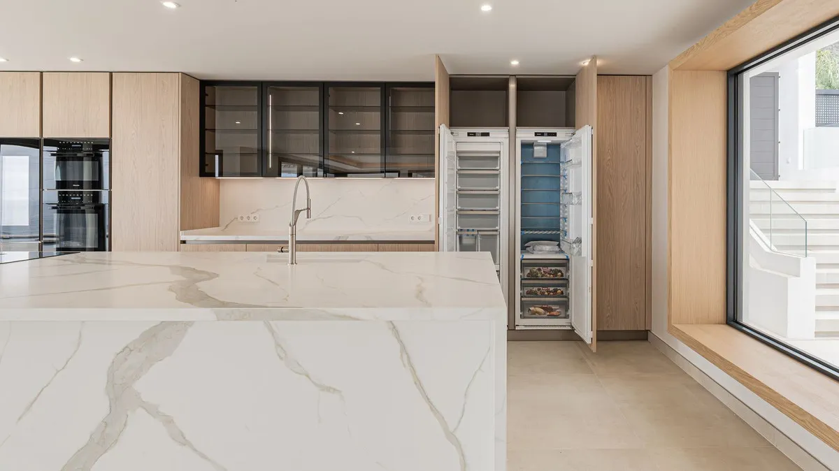 6557eb90-df27-42e8-bcf2-1670d3120908