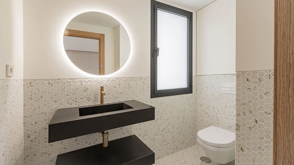 8be9f9c2-7db0-4c8f-bc48-958971b3012d