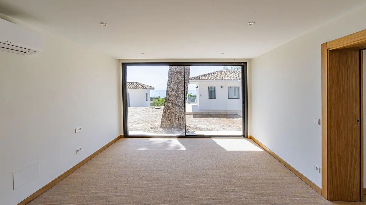 ba64732f-a035-47ea-803b-37e7562284b3