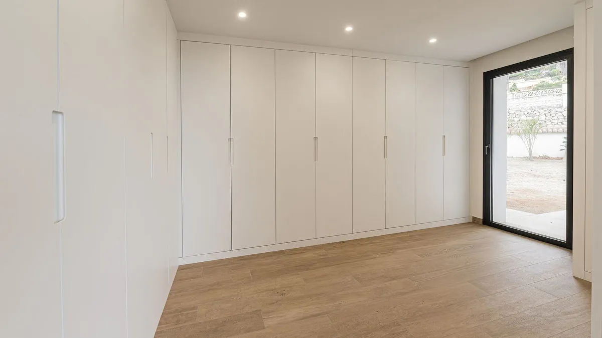 cabaef31-8d2b-4f5e-8a0b-54f757b6597c