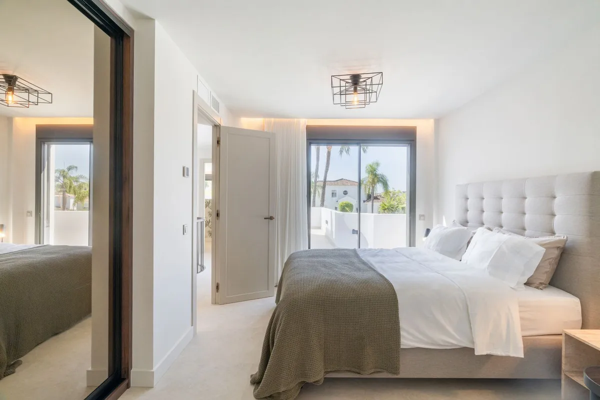 54b7dc07-f049-476f-a3ba-39b4cf1b73de