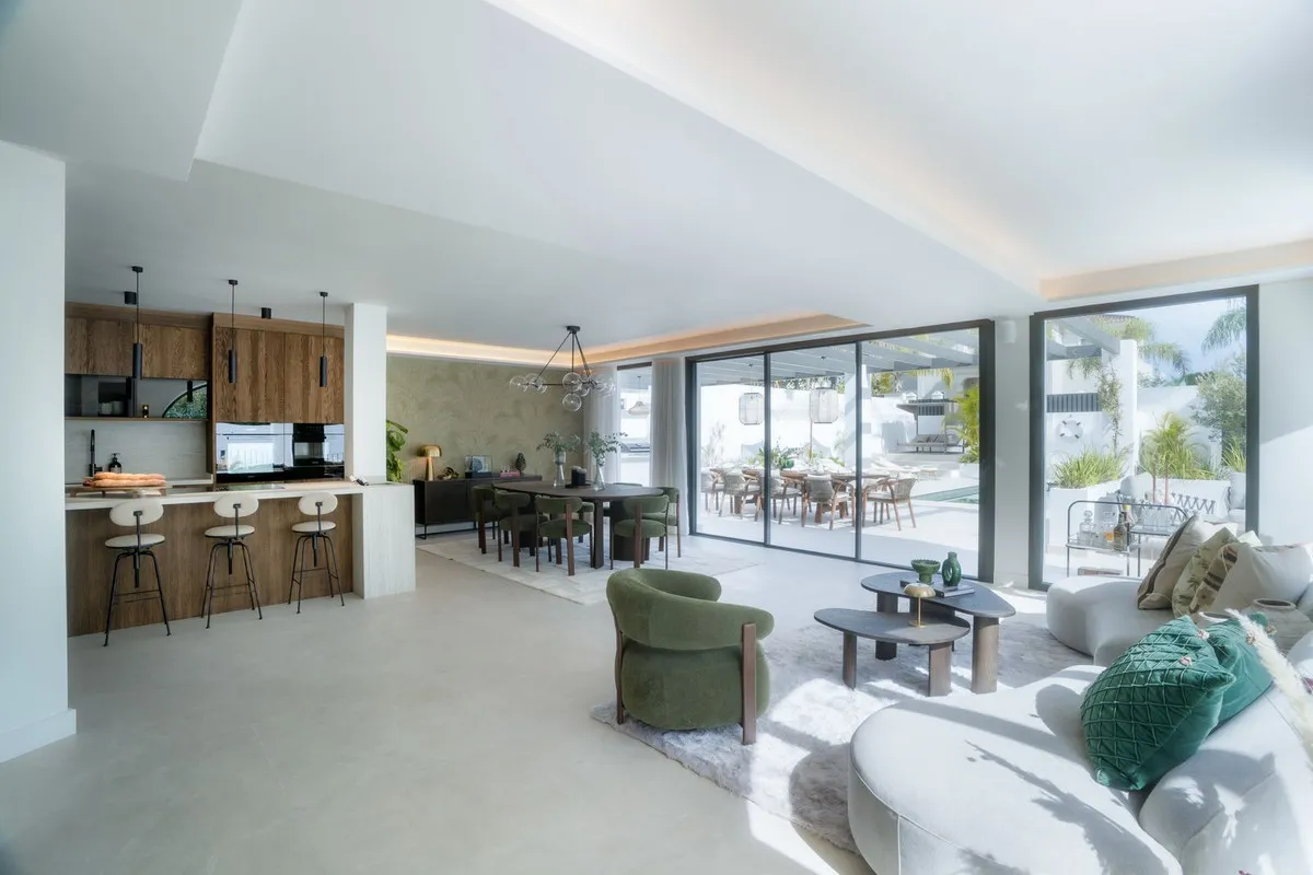 67fdb739-41f9-46d4-a50e-fff2d04614c7