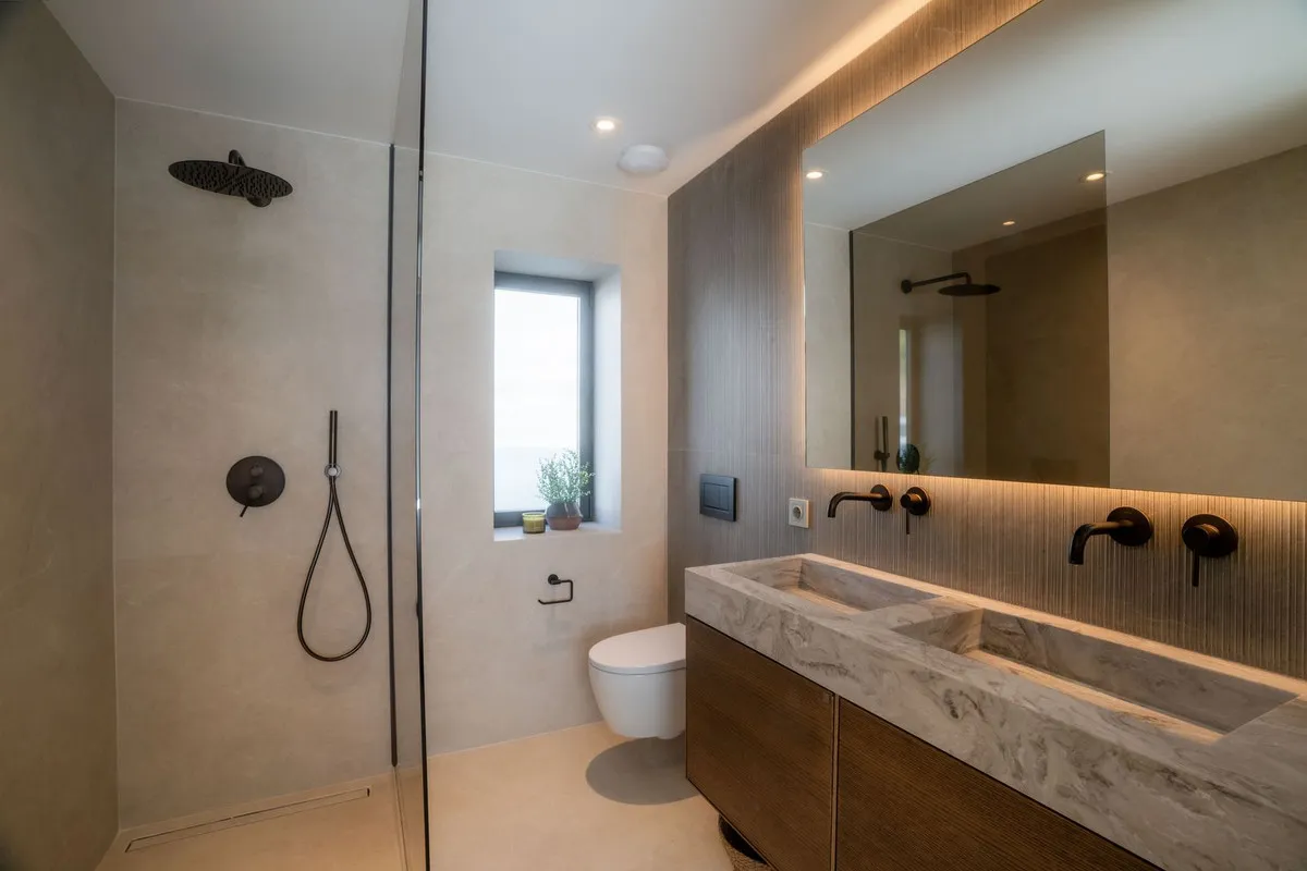 9b230bc2-44e4-4725-afbf-4478798383c7