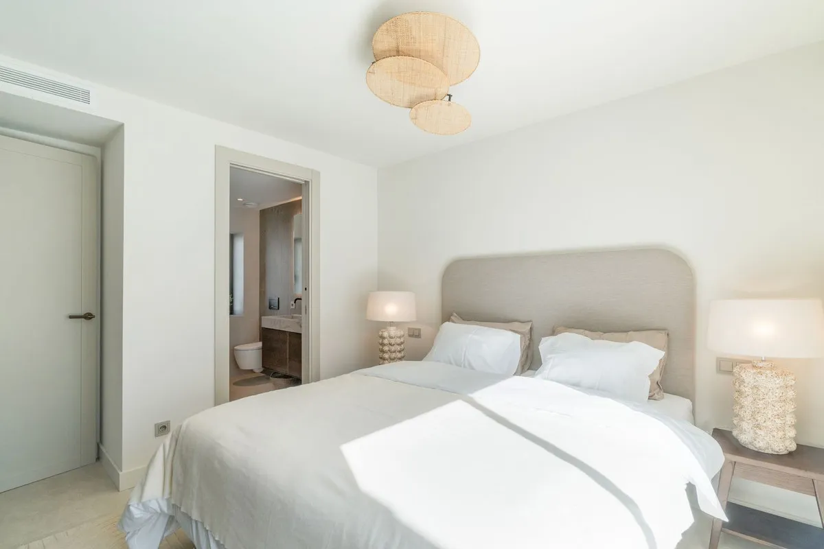 c6693089-cd18-46f6-adac-ba9c0c48925e