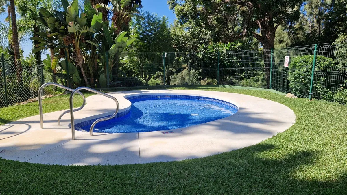 0830f8ad-8f83-4e1a-a555-b161d9c78942