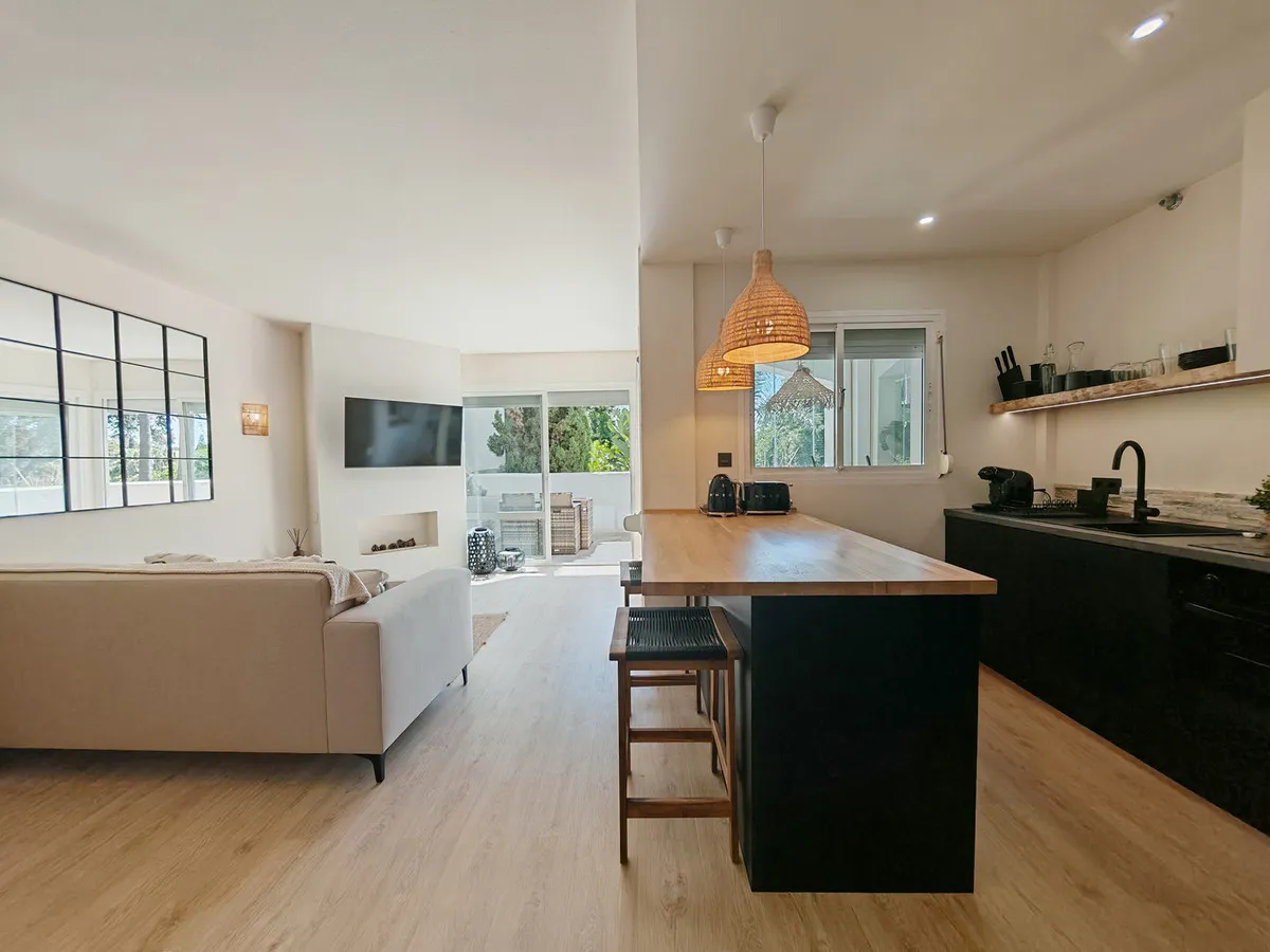 598d7edd-20e3-4246-8c37-9a4aadc0eeb1