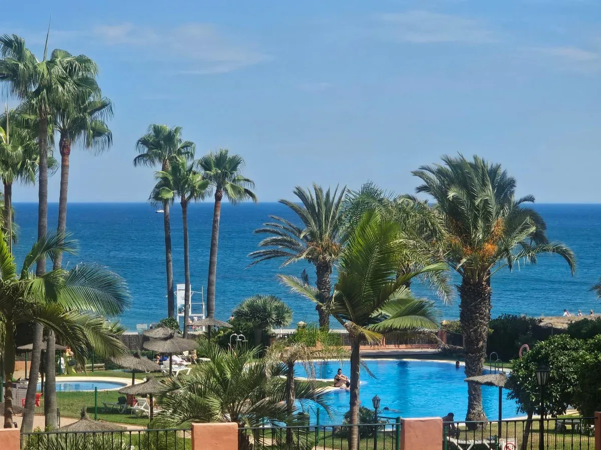 5b9ee672-3285-438c-b817-6436345045ae