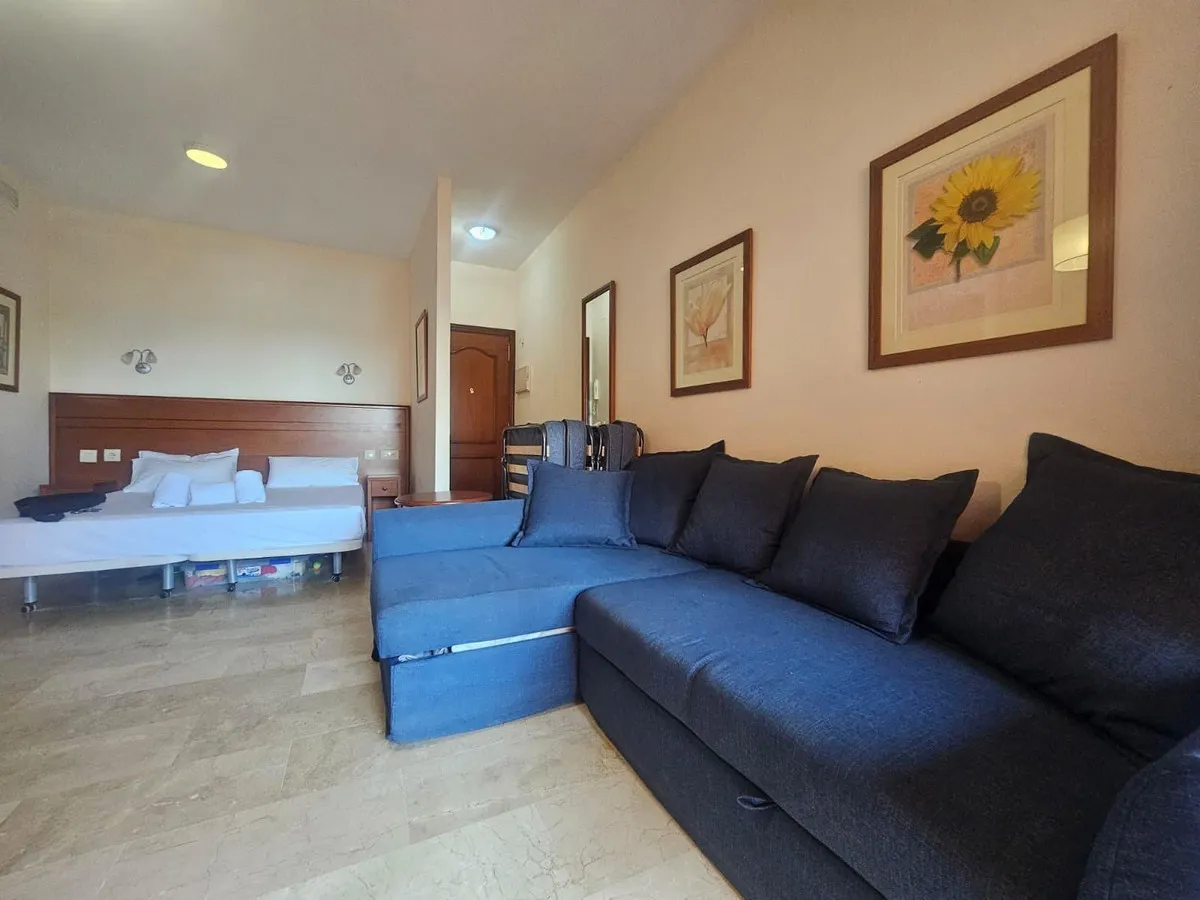 abd1fb35-a3c9-413c-ad33-4e12e7e785d0