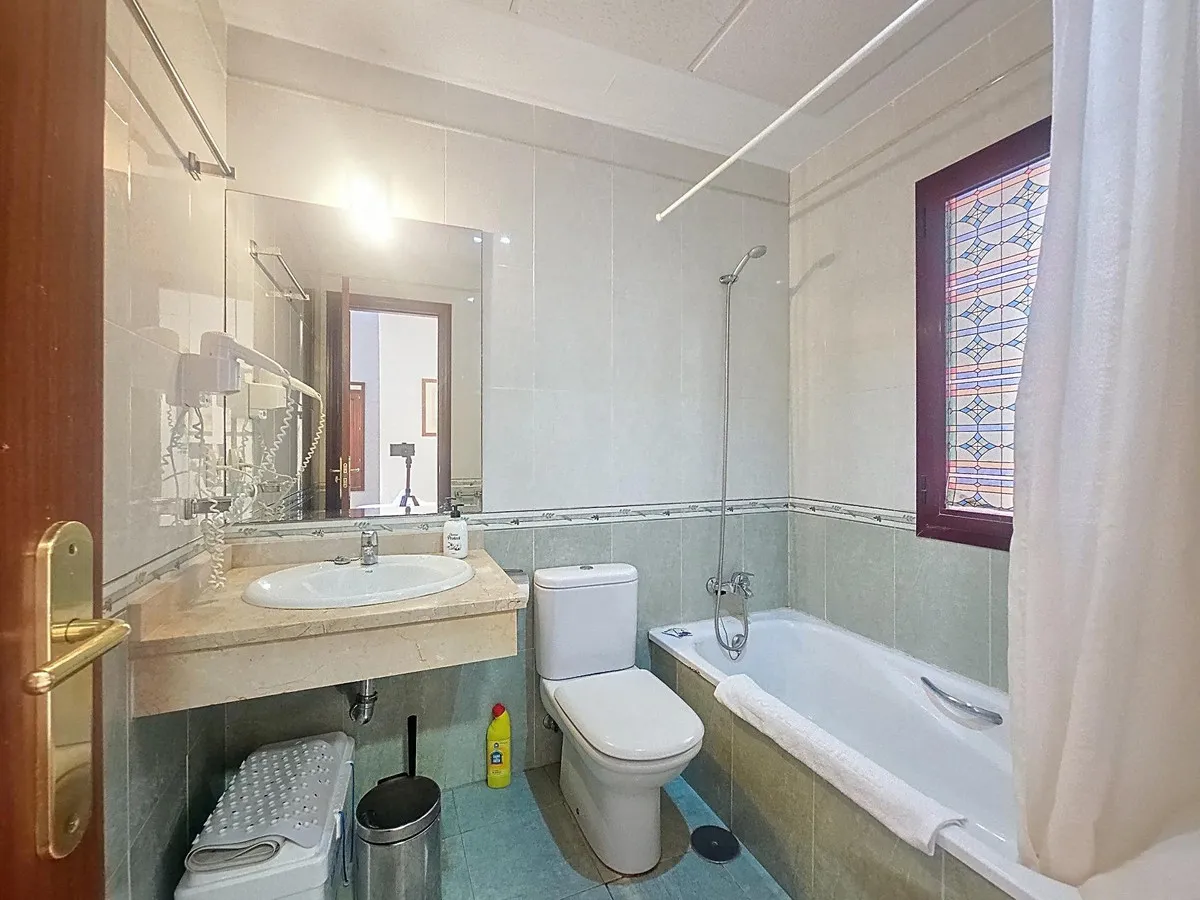 ae911767-4ae9-475c-838e-e4d6ac3a5c74