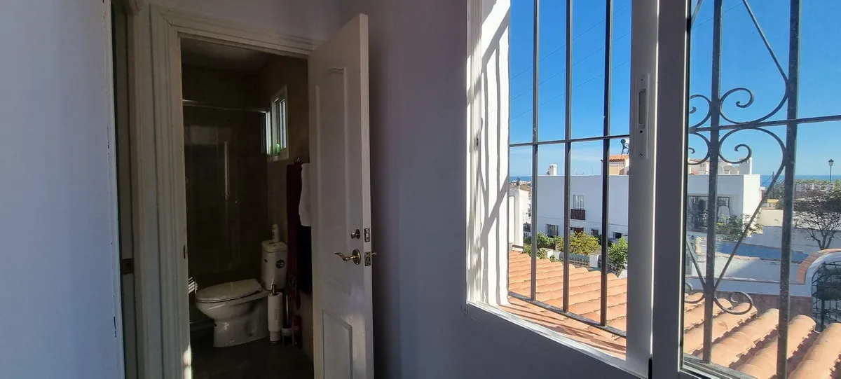 3c31e1e1-65bb-45d8-8923-2b1f02859127