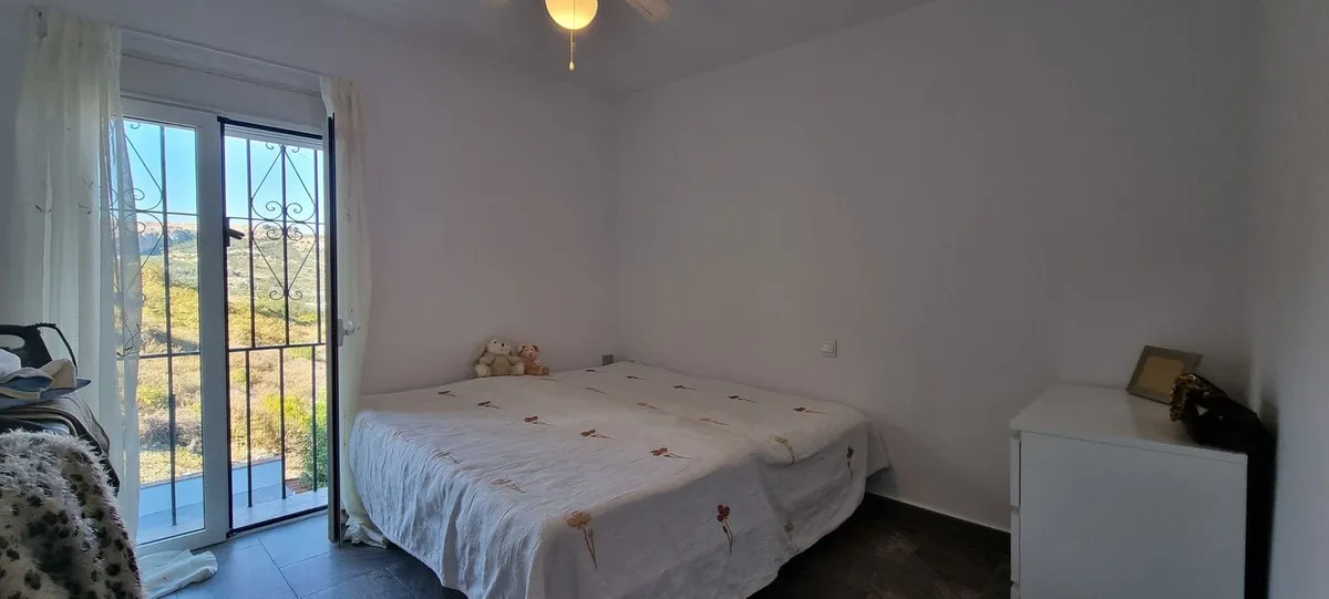 b240348c-b995-4abb-a86f-774d7738226e