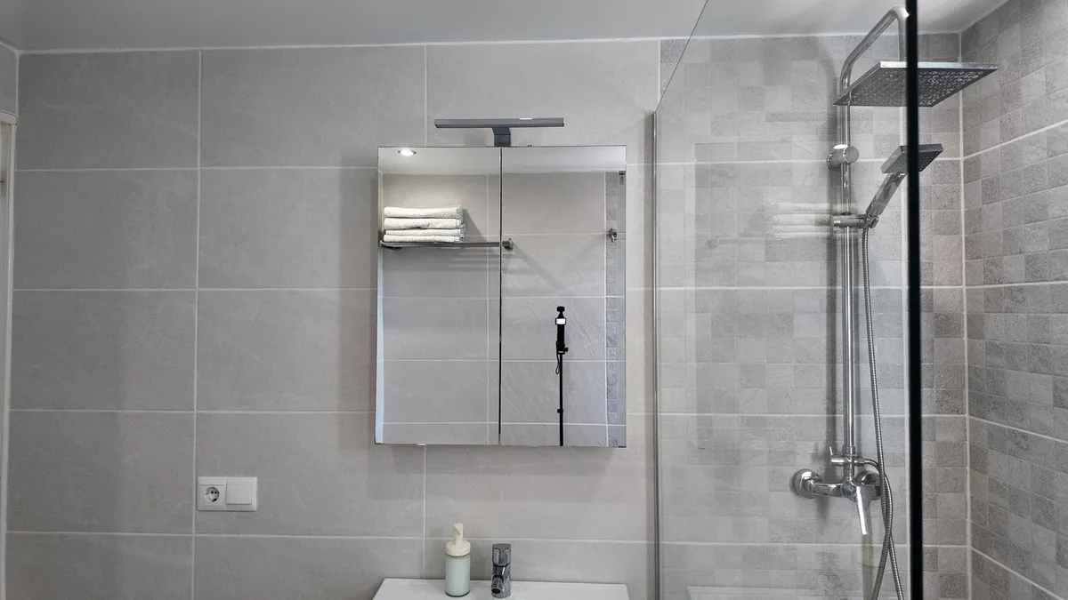 f6a83ac0-d736-4d41-b2db-56c5b53abfc8