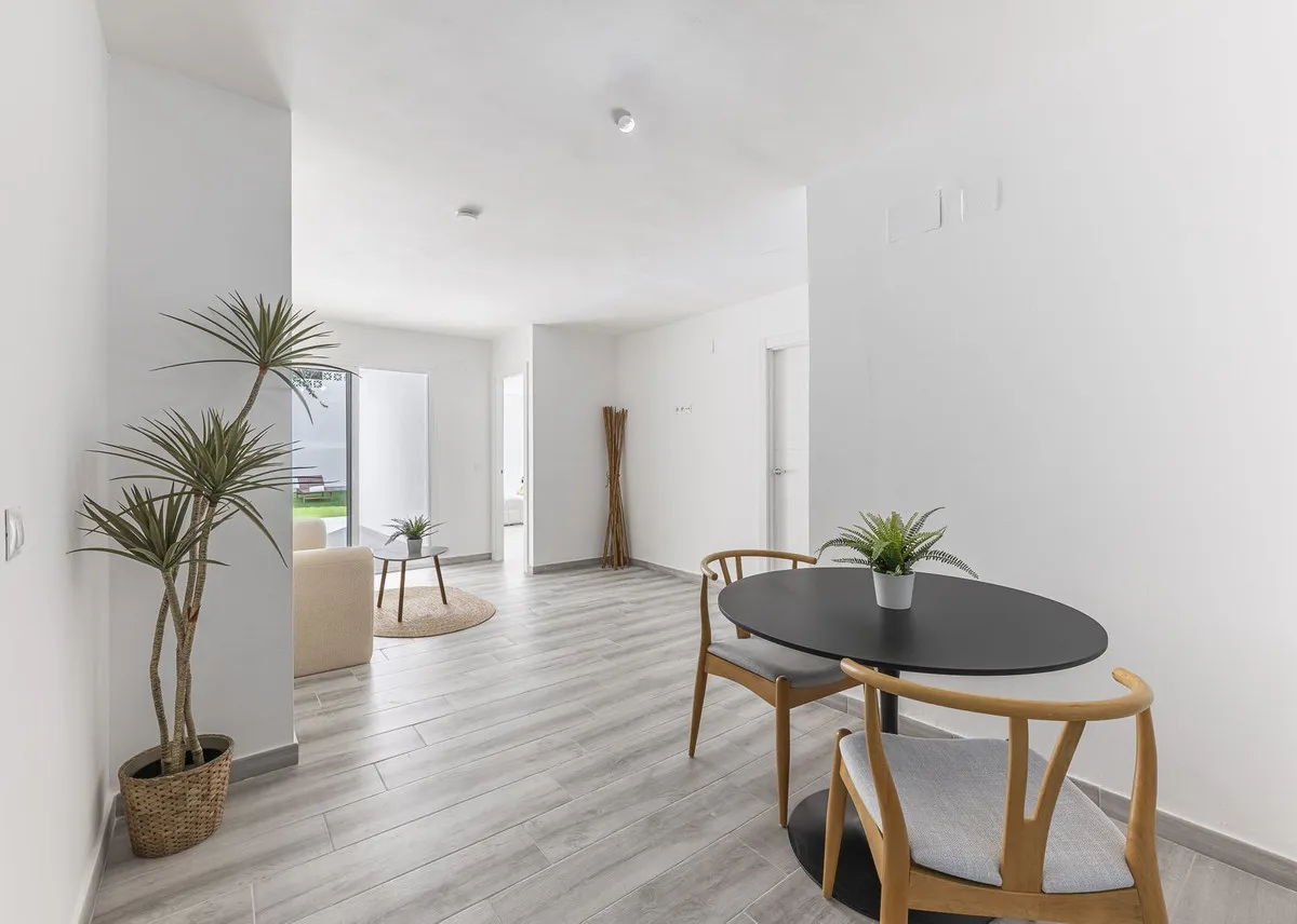 6bc684e9-58e4-4217-bb6b-343336d3b85e