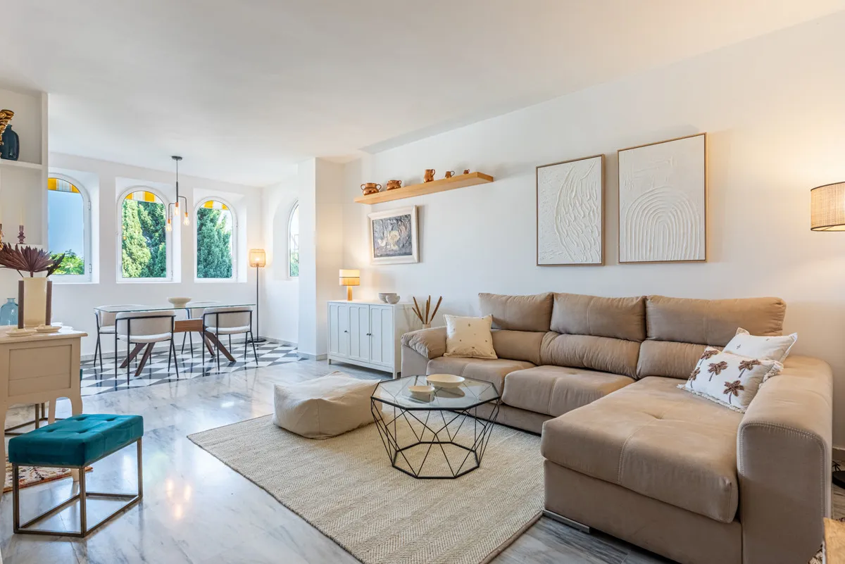 6f0180dd-9c56-43ae-b9c1-7949bc5f3f00