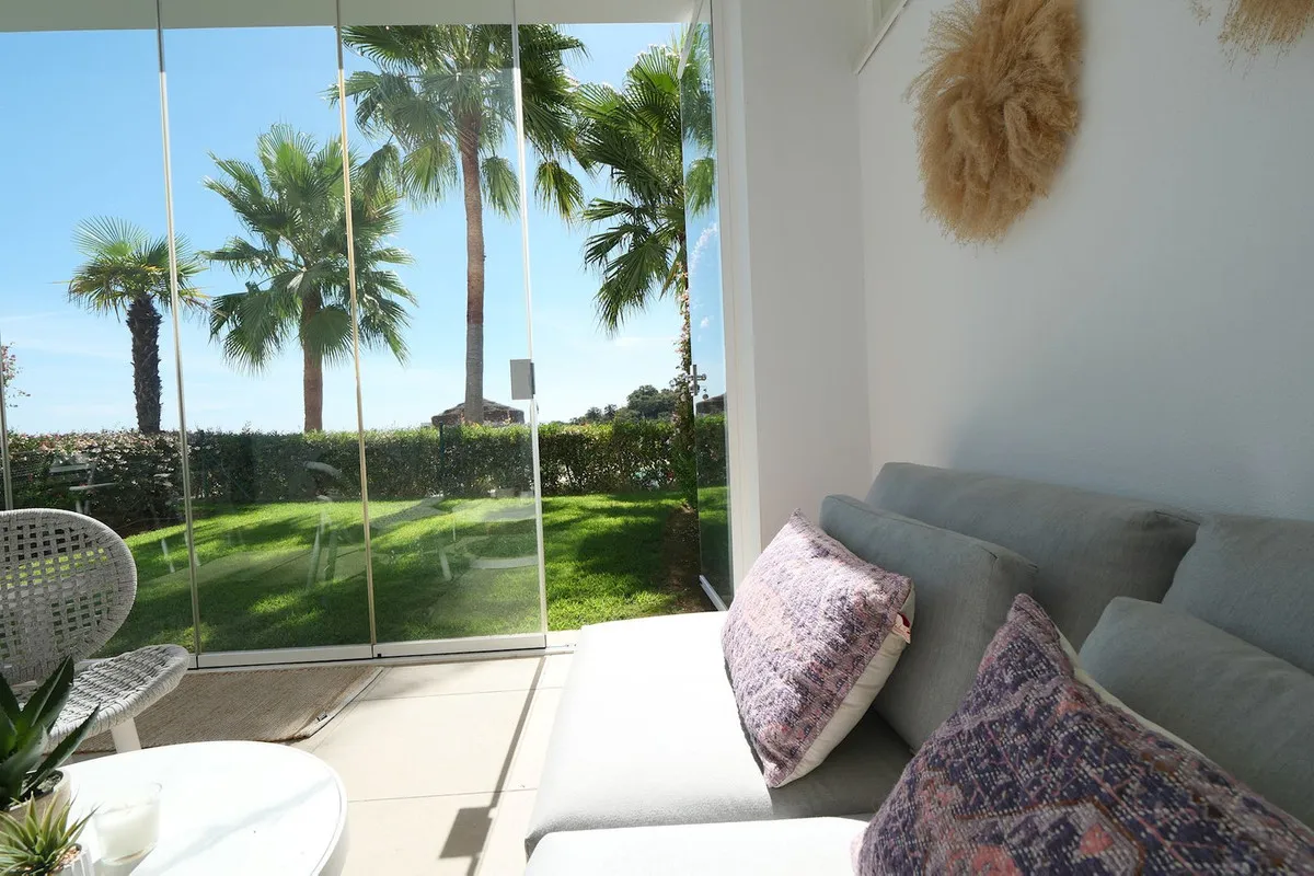 2f994f1e-697d-4ff4-8b7a-360087b8cfb9