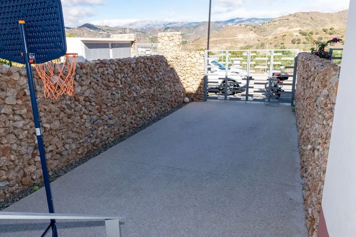 43685b73-d5d6-4d76-a862-5c0c63b23385