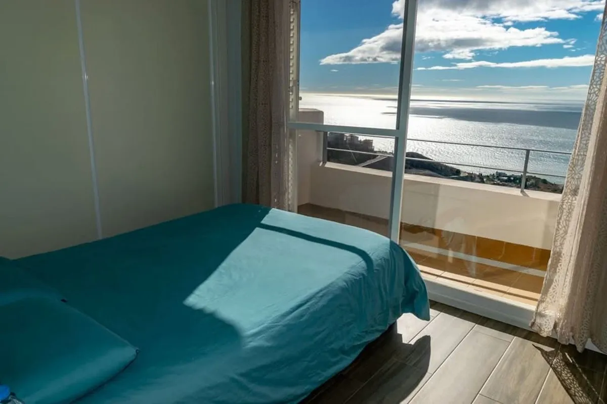 9e8951c3-ef97-4142-9f00-7ad914d23eae