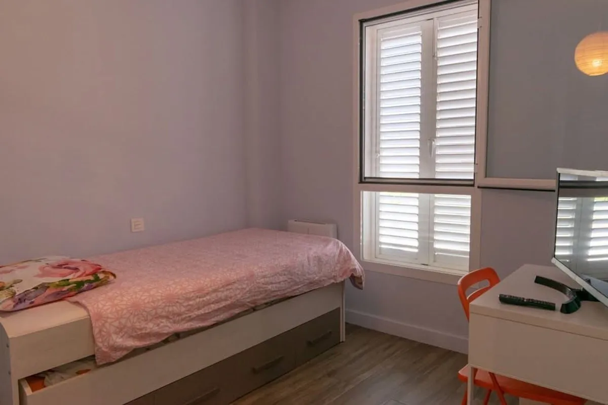 f5b181f9-f8e2-4d06-8af7-a19e09ae6312