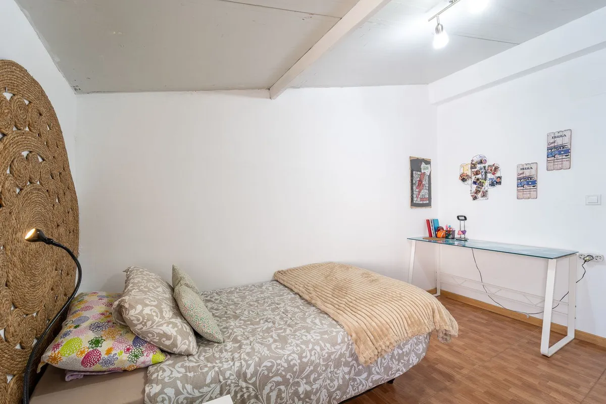 06c65574-366d-4ef6-ad31-8140eca51749