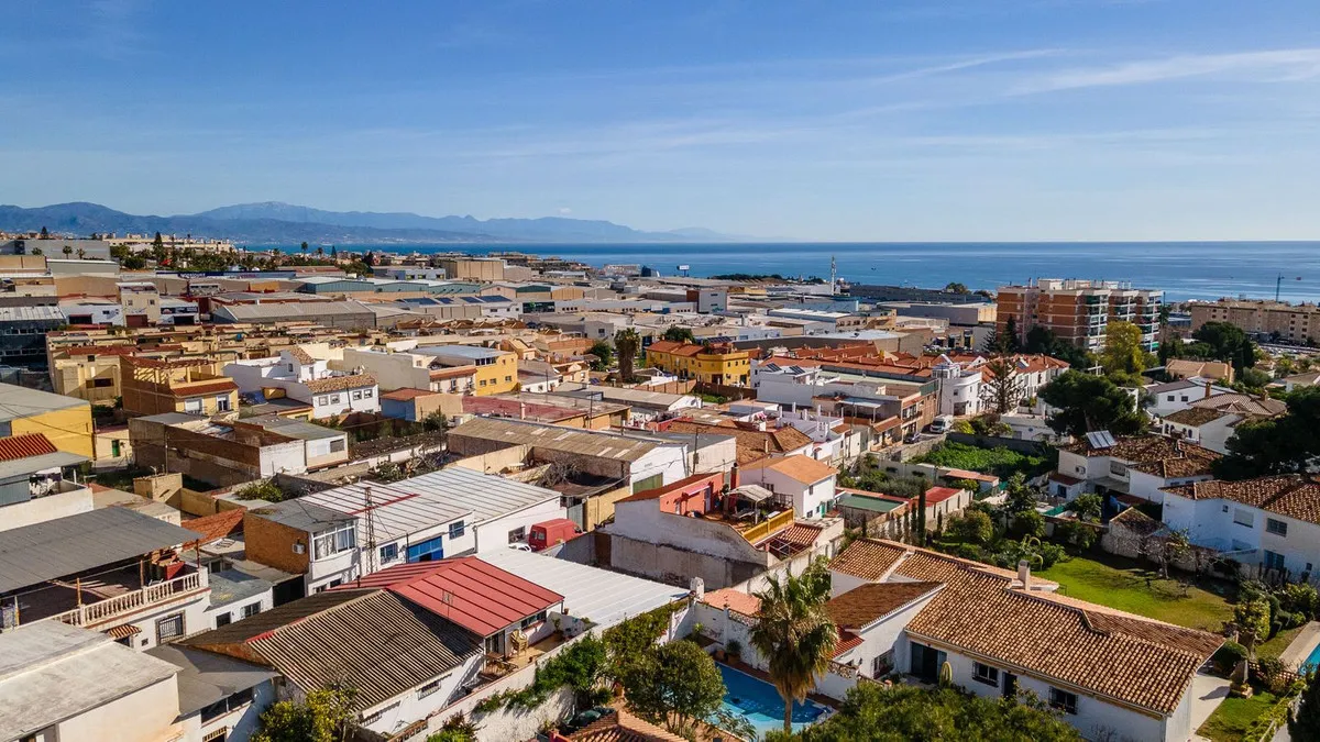 325d9c96-1386-4bc2-896a-619f972d8c0e