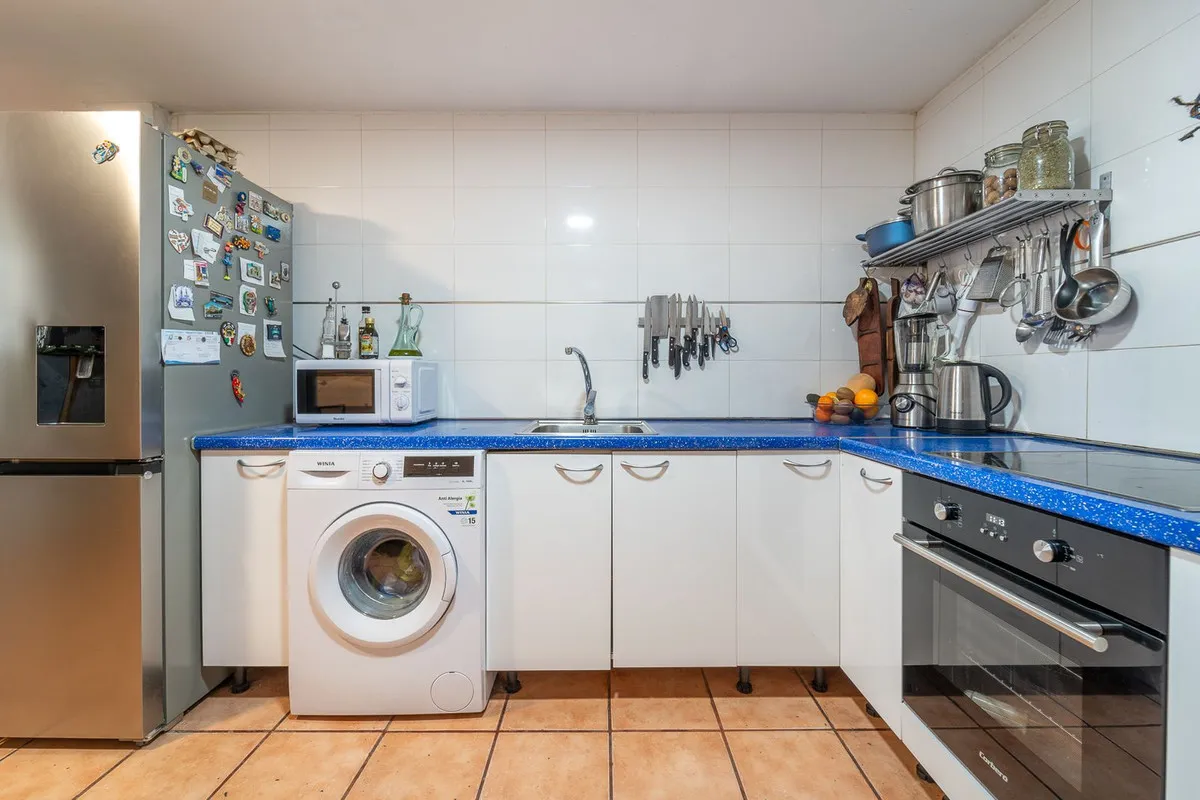 9563b351-07e7-4ed5-bdd5-019c4ef62f91