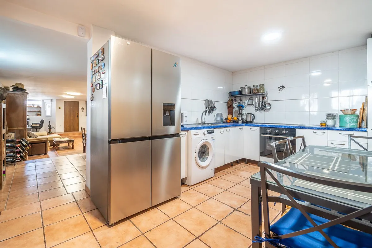 e4f41ba5-10de-4ec6-8b29-1186a1e94725