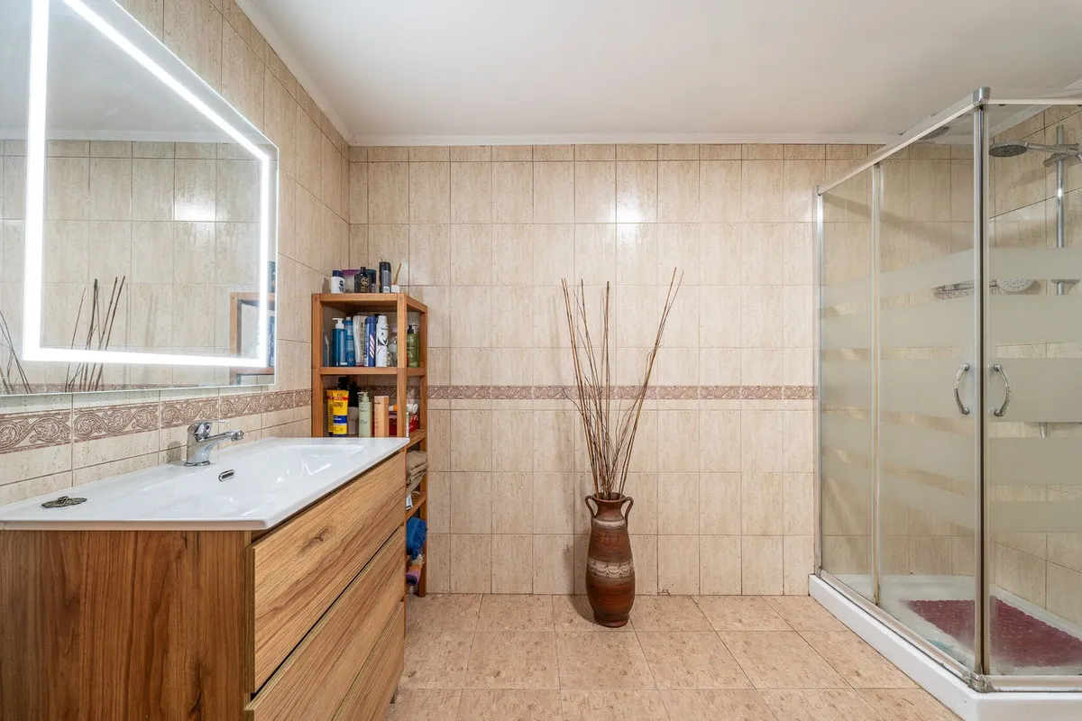 f183a45a-94d4-432b-ae0d-de9b88d6ba62