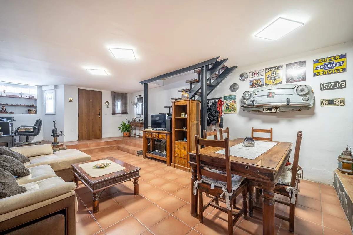 f9cc81a9-85e2-4a83-aad1-c5c0c70b0c49