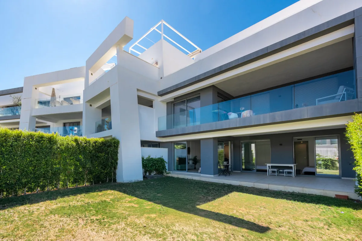 25e16d4b-ec98-4b3d-acdb-4406a9c38fec