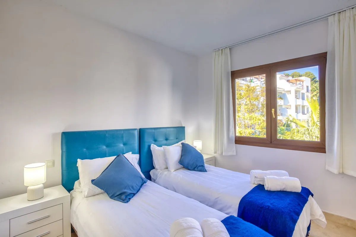 50773612-b35e-4898-8e53-64e6c3c1cdc9