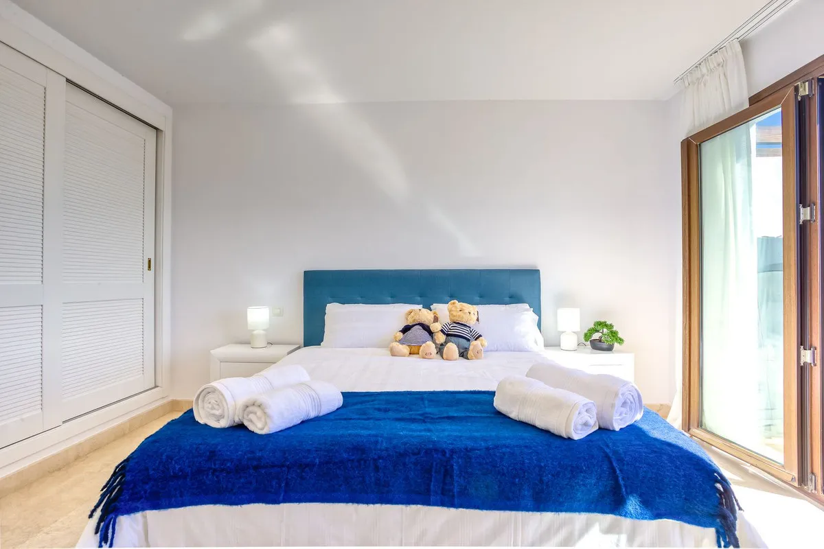 a80c2d4c-3c3c-4a7d-a323-ed7dcdcbf643