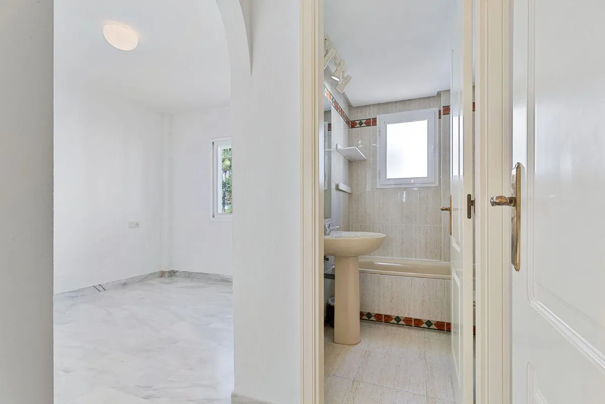 941a2d0b-12de-4cd4-a22e-26f3c5863d6c