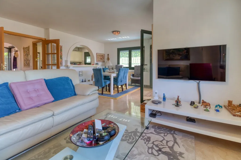 072be9ee-100a-4998-b947-b9b9b031bcbf