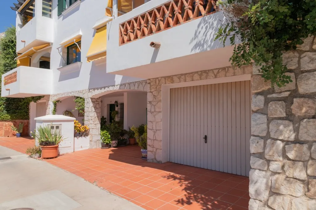 15bea732-b7a6-4492-a9ac-79b4e49f3007