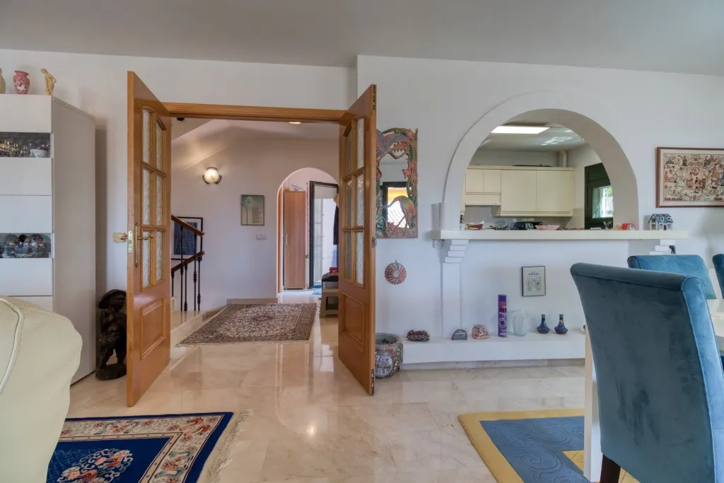 7ae1de28-5207-4a91-8f67-dd72e0be481b