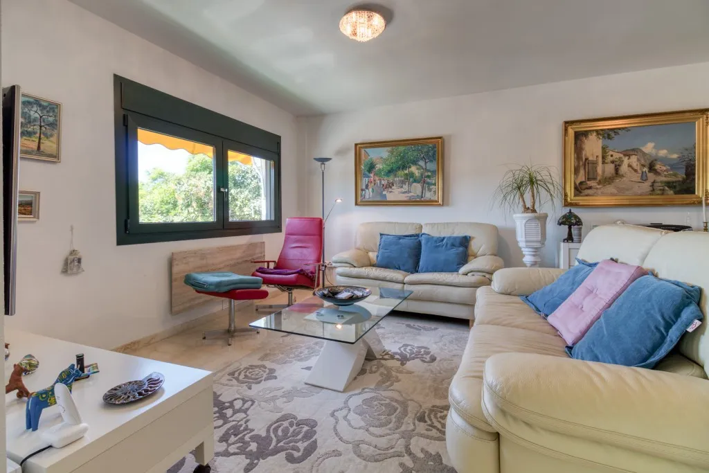 89819155-fa42-41d2-8dc0-9524895c140a