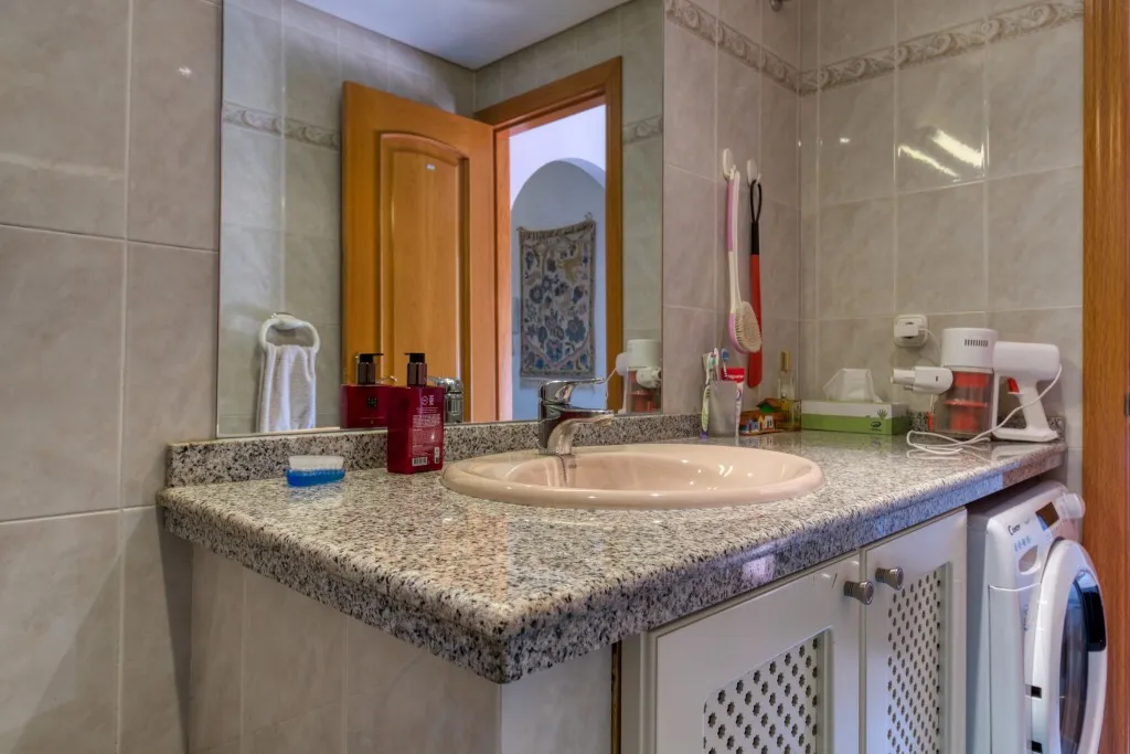 d9687b35-37b8-40c9-aba4-75165ee4f68c