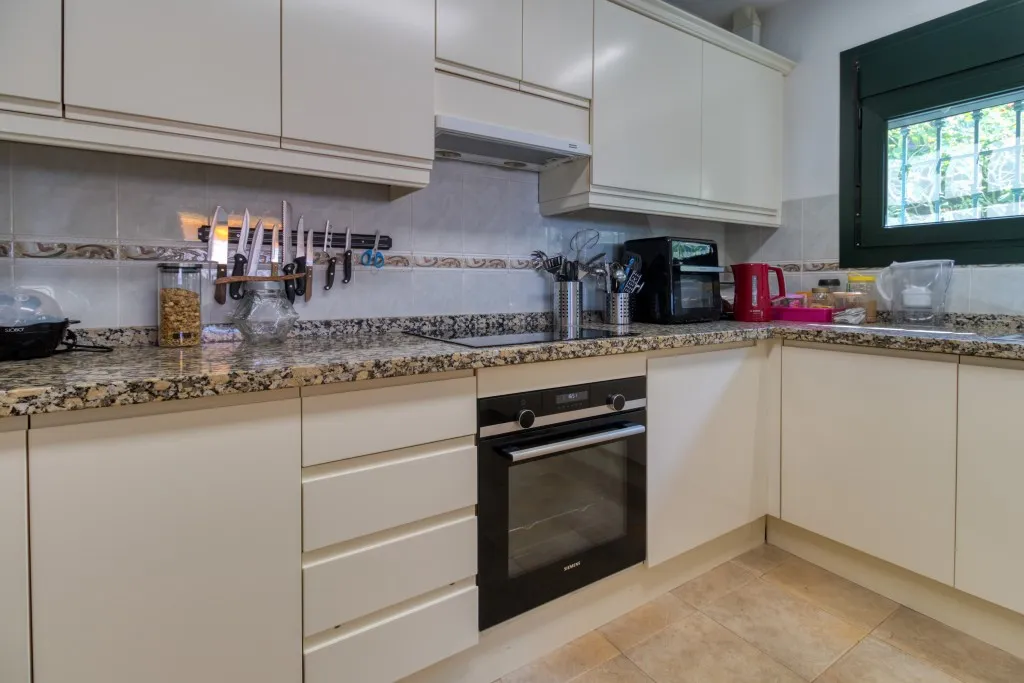 ea4ea944-0fb0-429d-8541-2a676769087b