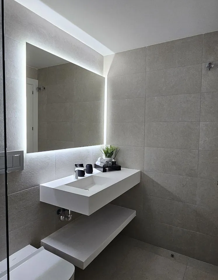 0558080d-1ca1-4075-a965-3368a9793a1e