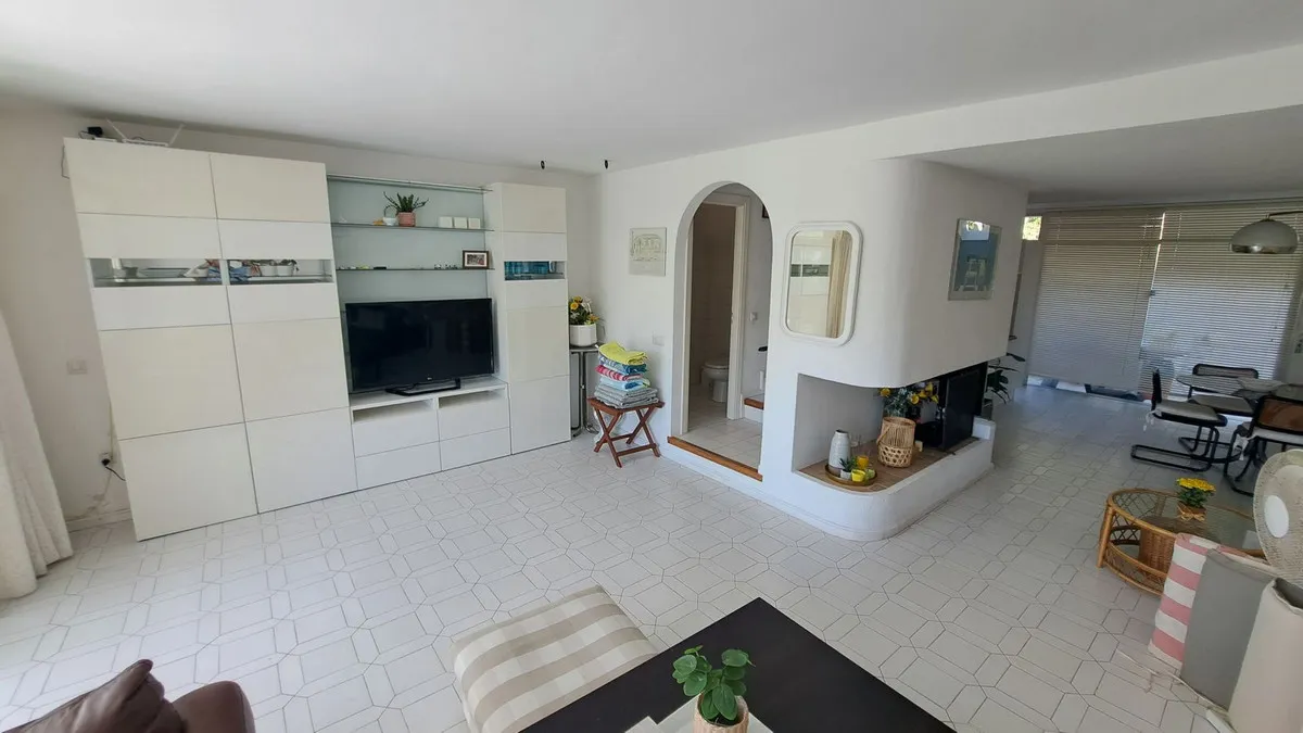 a41cbef8-8c18-46a0-8d0b-466c700c6150